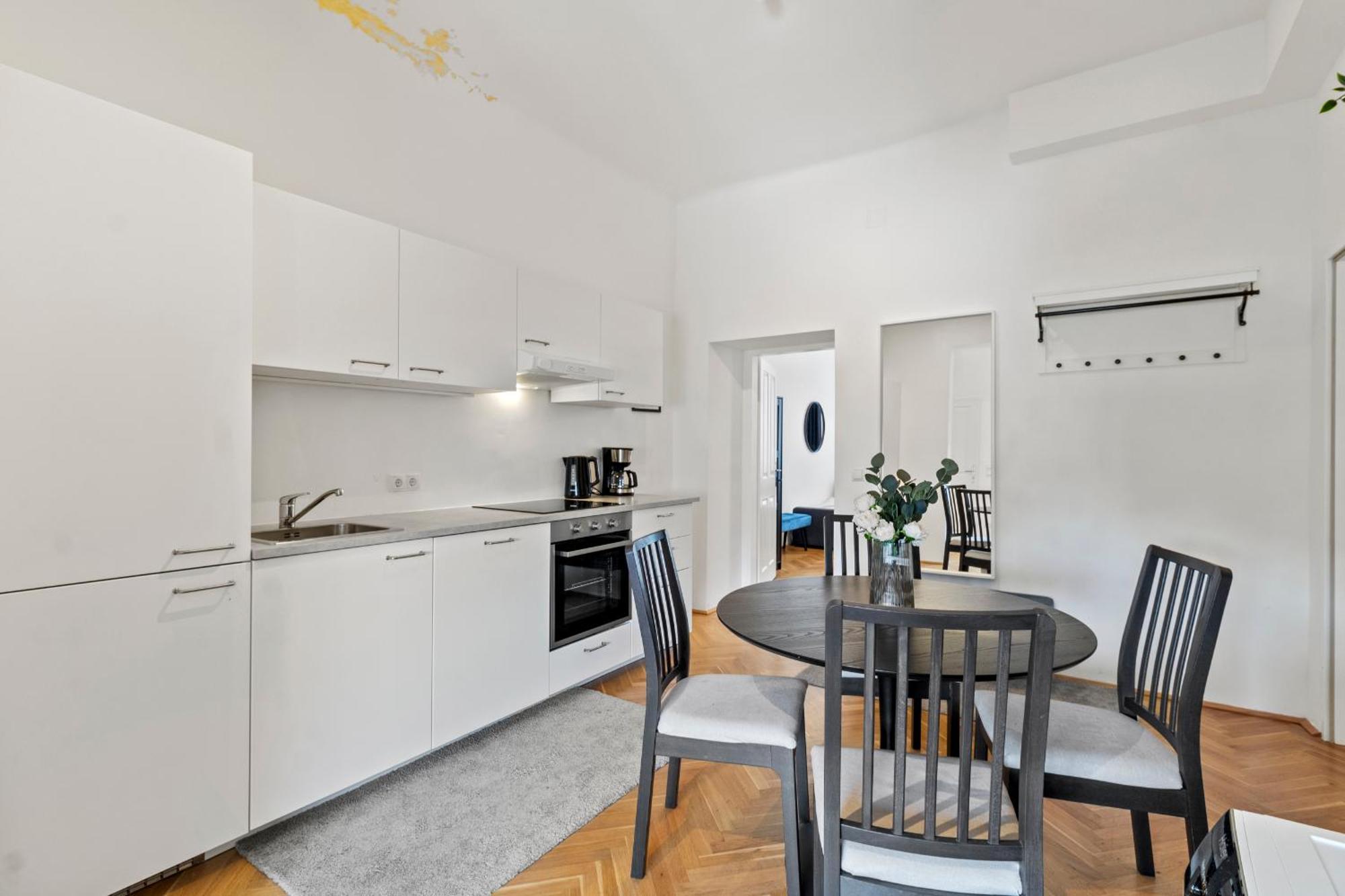 Balcony Apartment, 4 Min To U3 Zipperer Strasse Viena Exterior foto